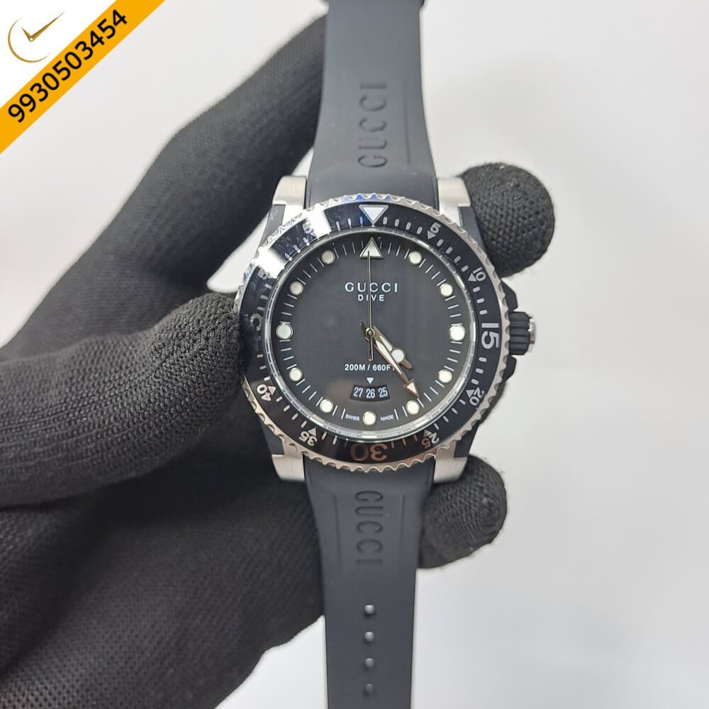 Gucci Dive Black Dial Black Rubber Strap Swiss Watch