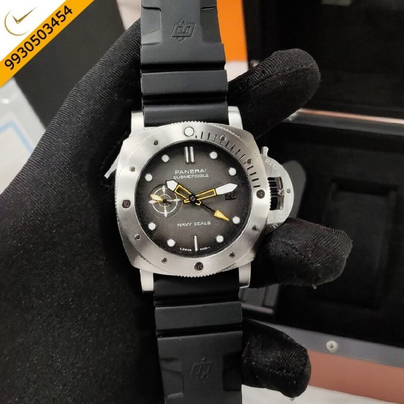Luminor Panerai Submersible Grey Dial Stainless Steel case Black Silicone Strap Automatic Watch