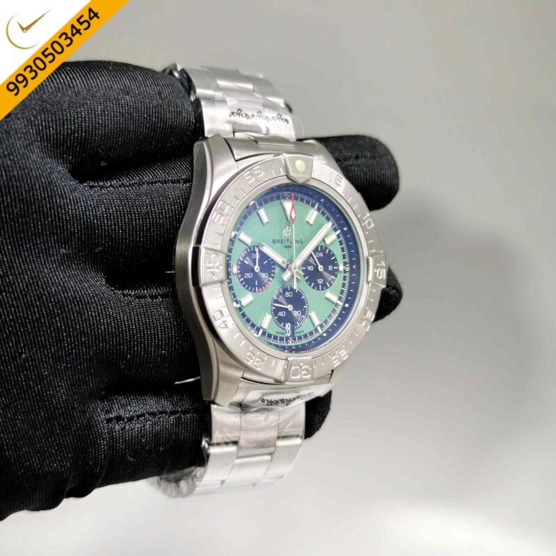Breitling Avenger B01 Chronograph 44 Steel Green Dial Stainless Steel Strap Swiss Automatic Watch - Image 3