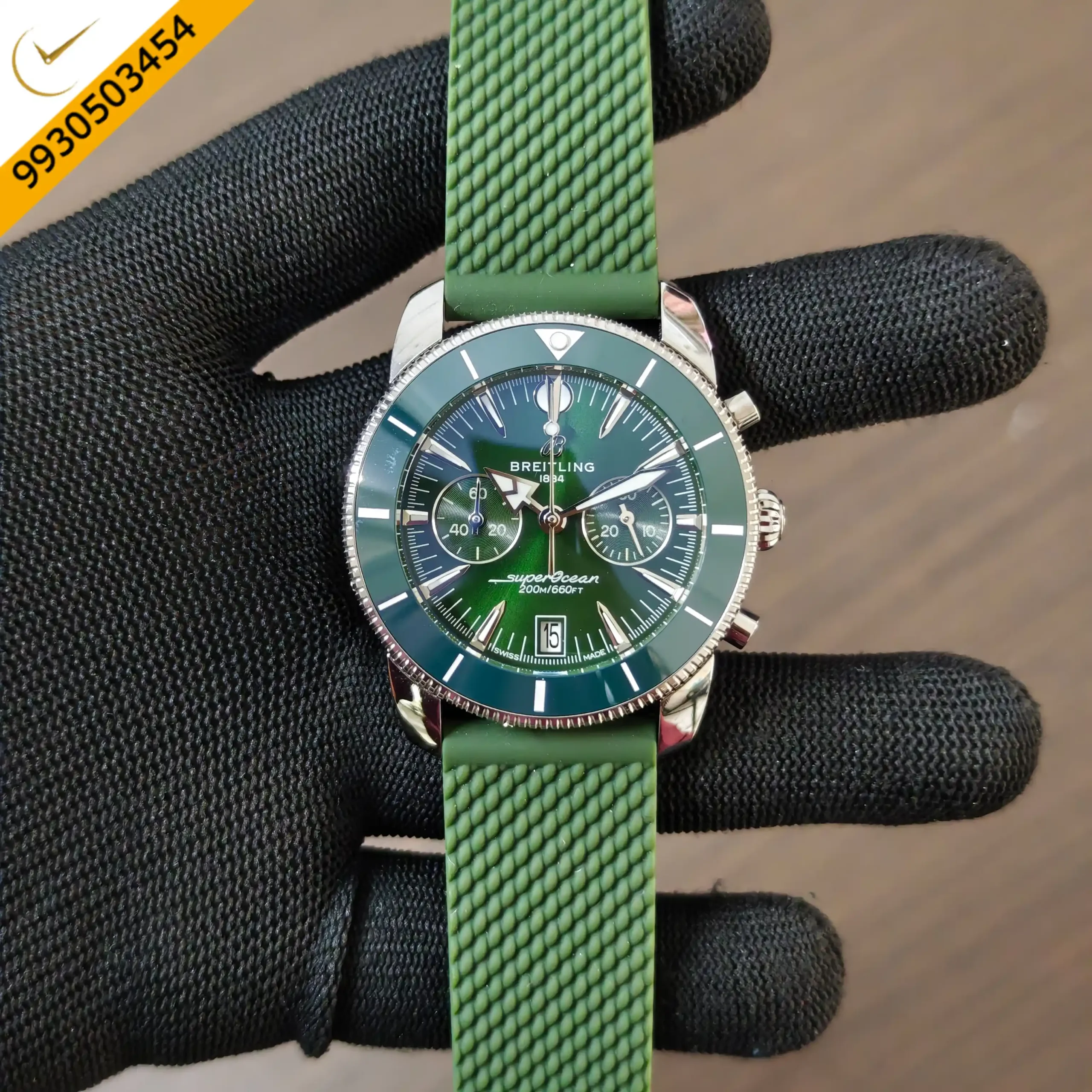 Elegant Breitling Green Rubber Strap Luxury Watch